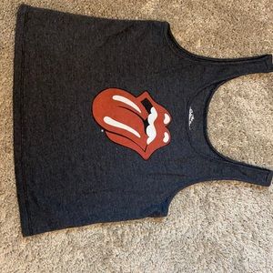 Rolling stone tank
